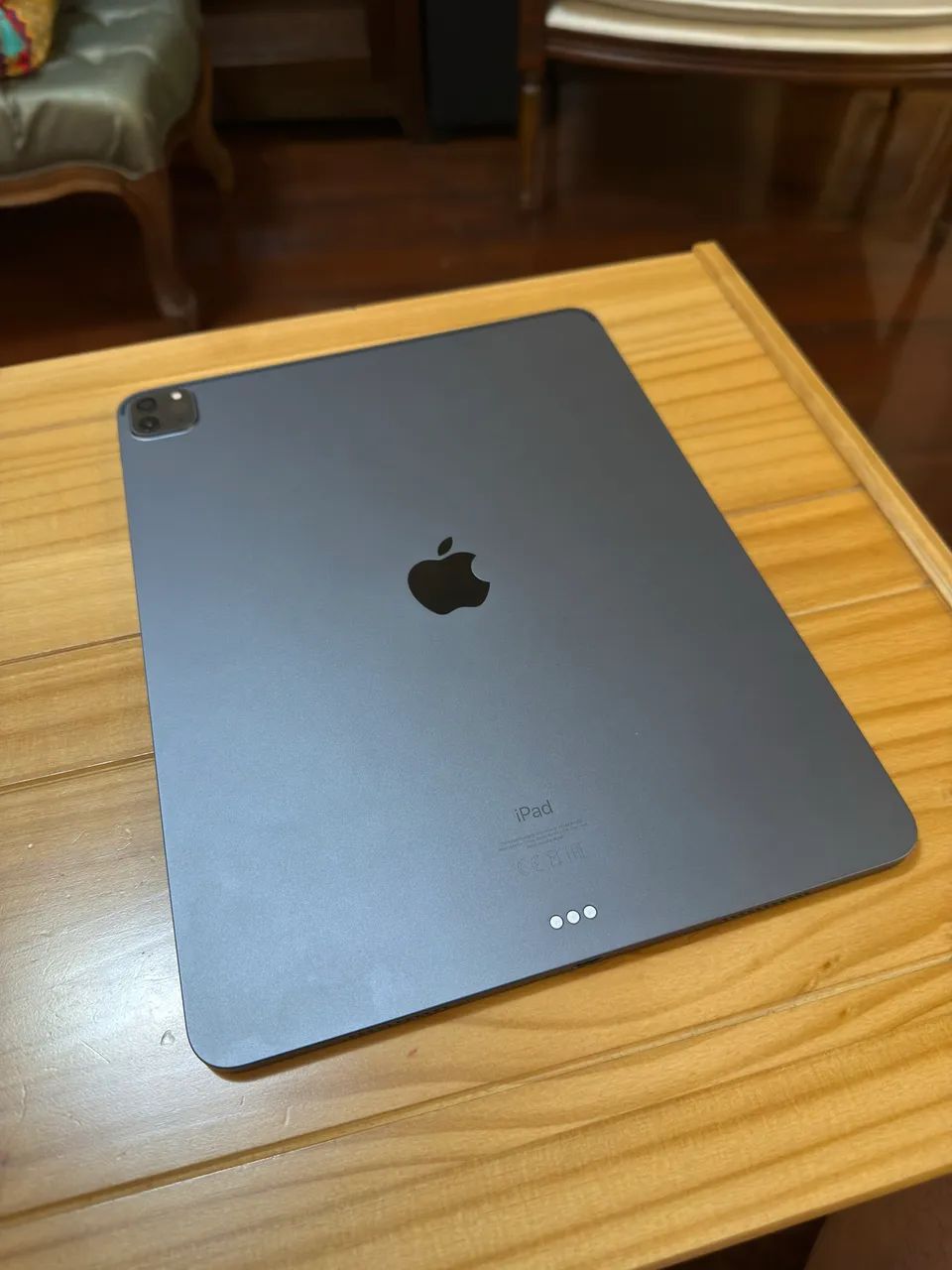 iPad Pro M1 12,9" c/ Magic Keyboard só 65 ciclos - Foto 3