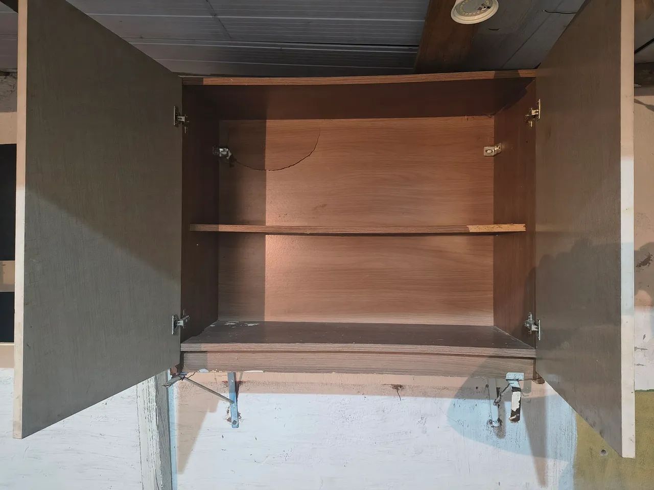 Decluttering, wall-mounted cabinet.65576108844161122