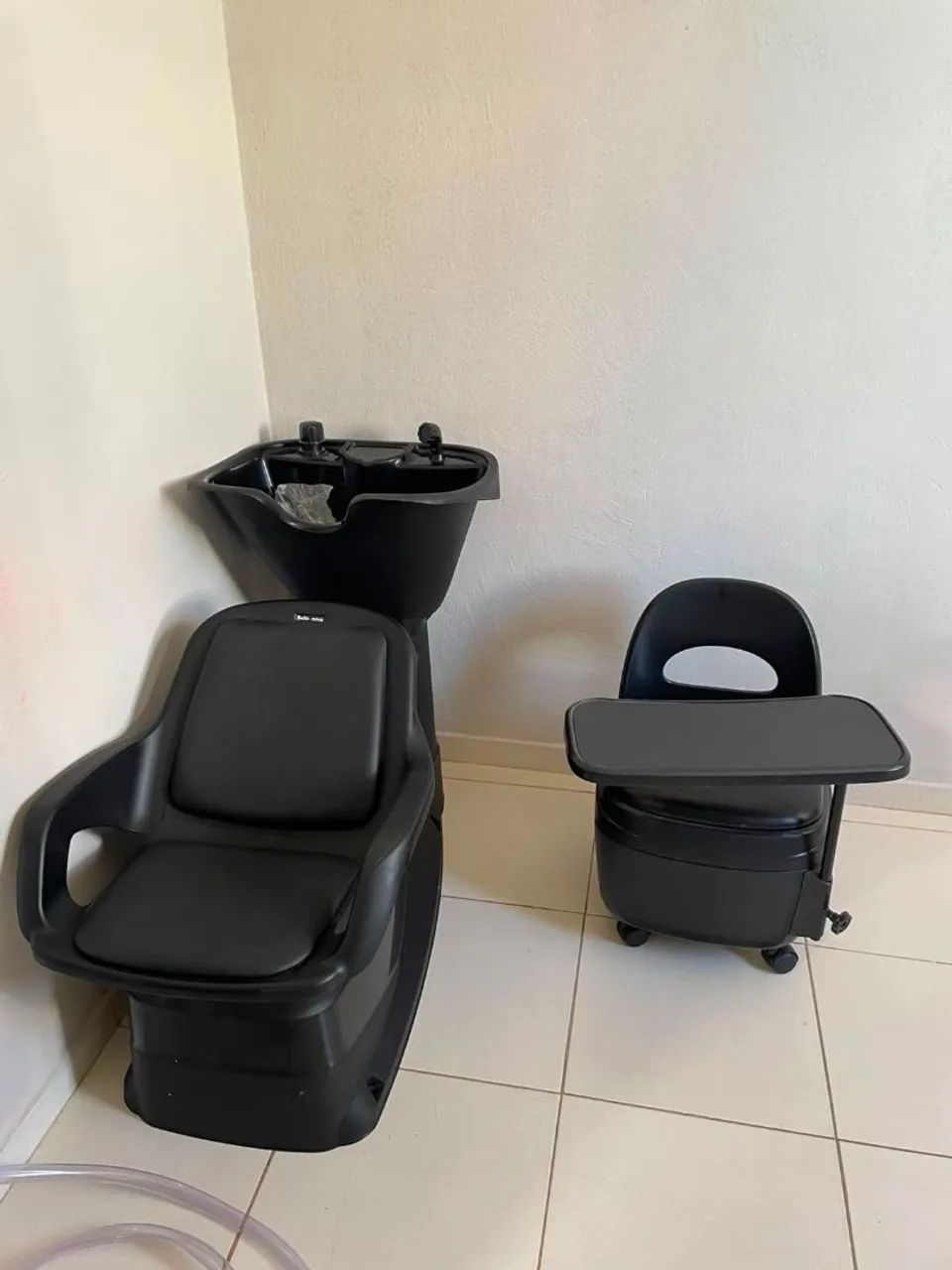 Lavatório e cadeira manicure 