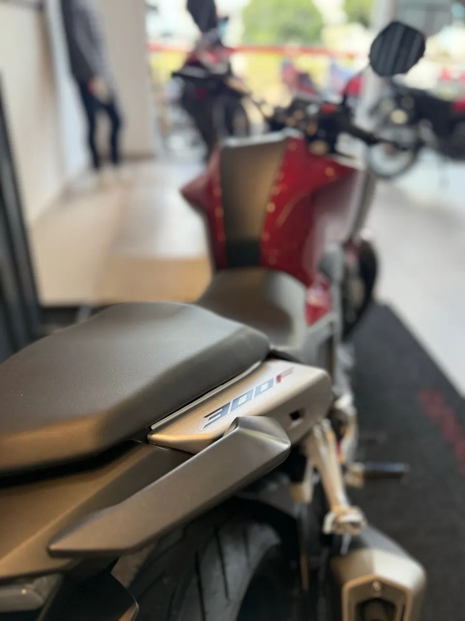 CB 300F ABS 2026 EMPLACADA - Foto 4