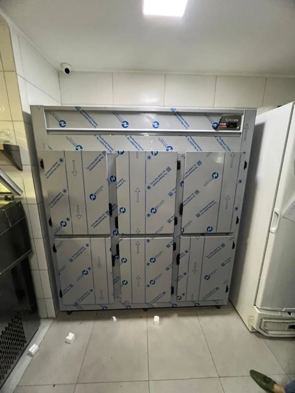 GELADEIRA COMERCIAL 6 PORTAS GELOPAR