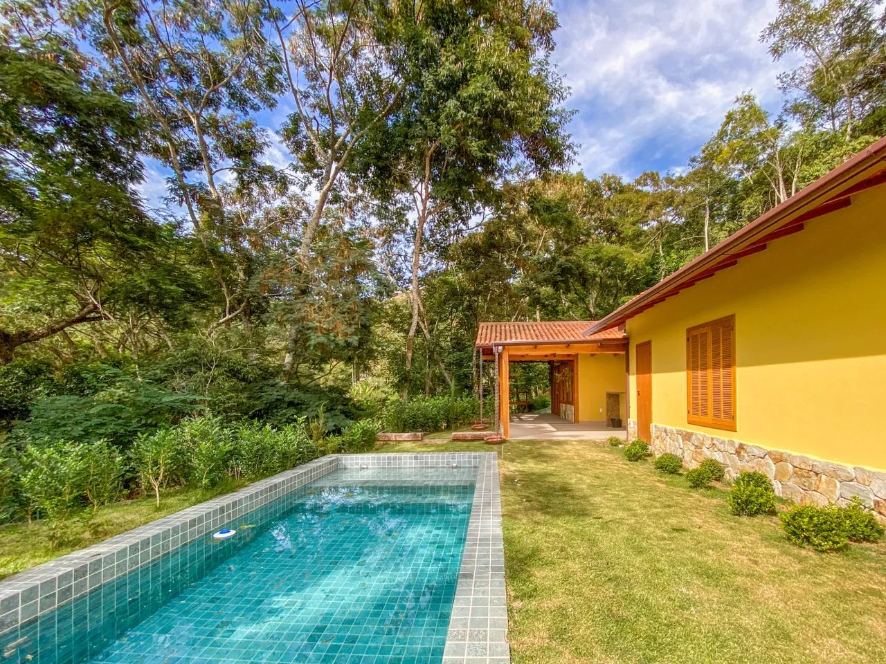Casa com 4 quartos em itaipava, Petrópolis