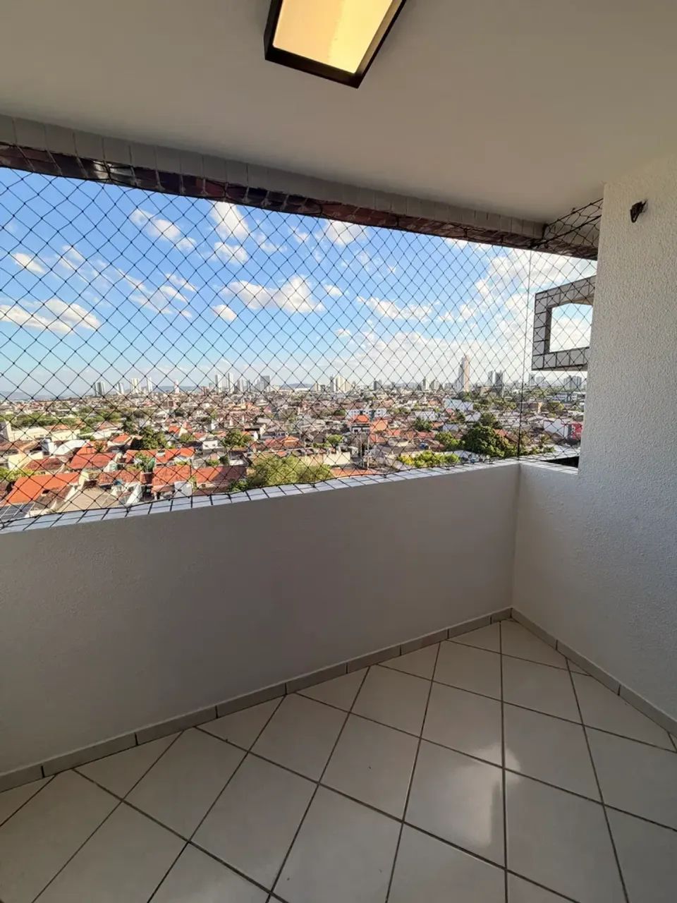 Apartamento com 95 metros ( 3 quartos e dependencia de empregada) - Foto 2