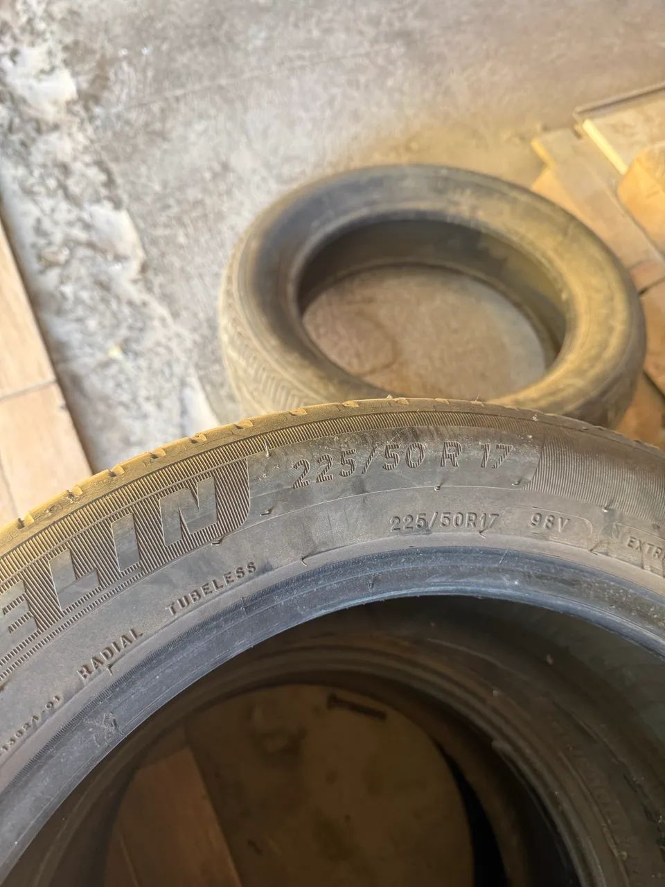 Pneu usado Michelin 