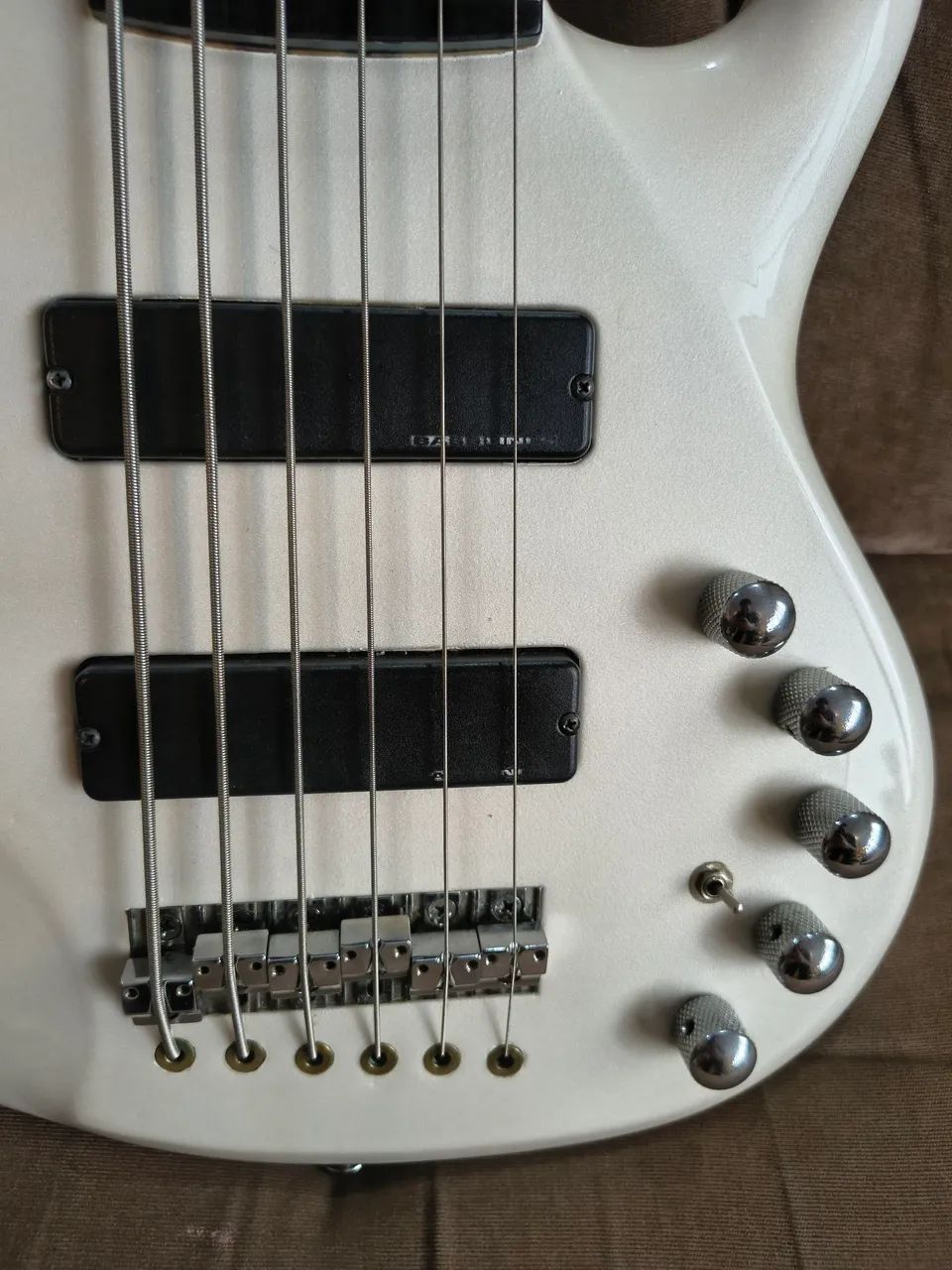 Baixo Ledur 6 Cordas  - Foto 4