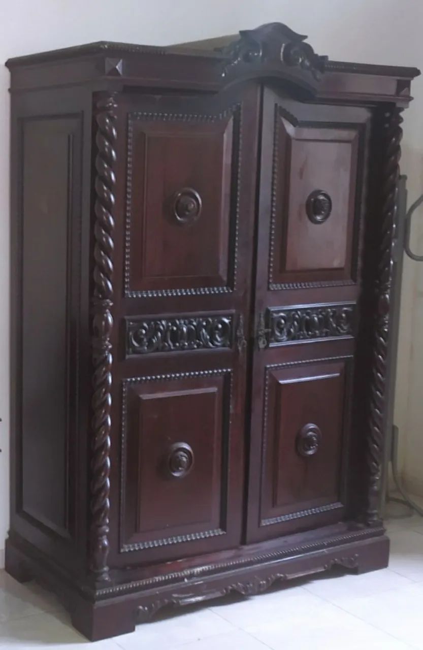 Armário Antigo 2 portas