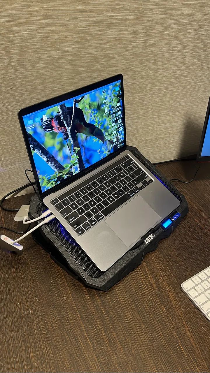 MacBook Pro M1 2020 / tela c defeito - Com caixa e fonte originais