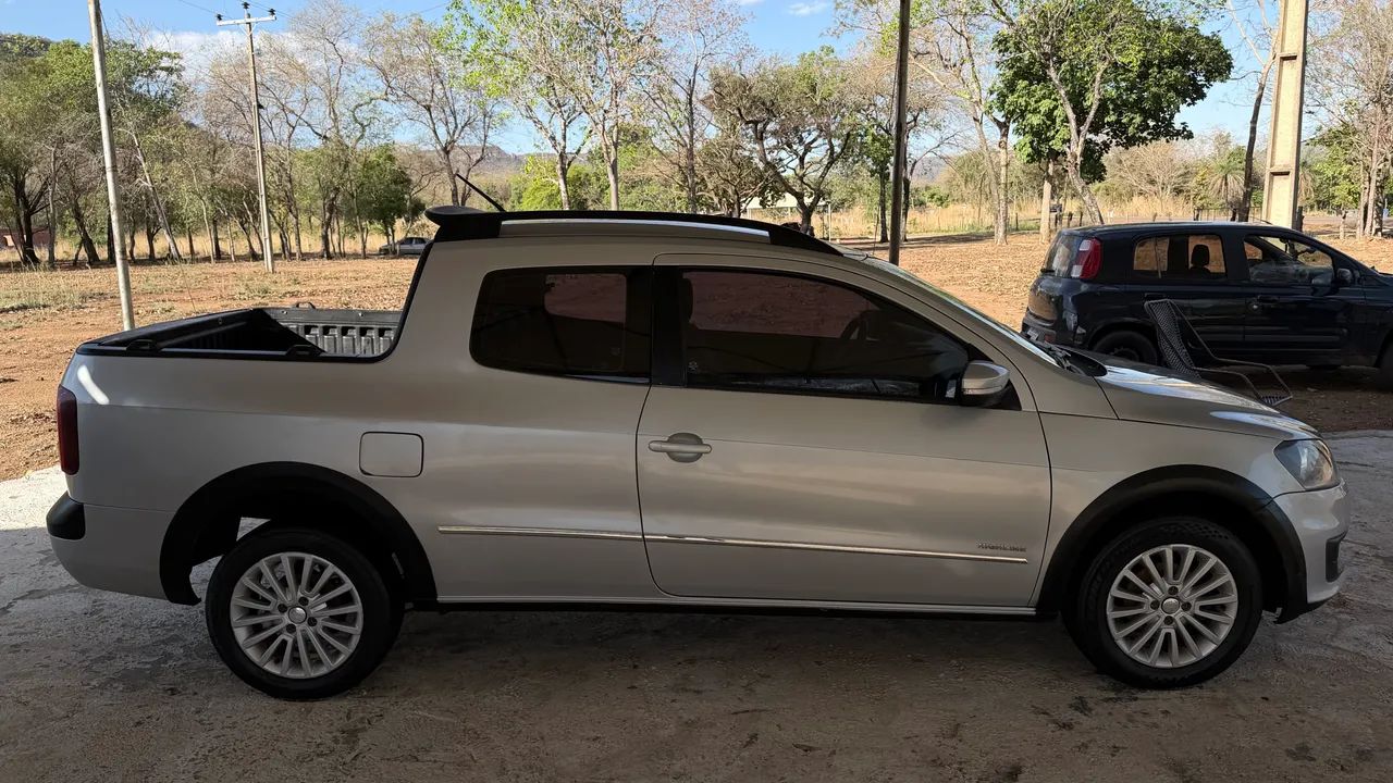 Volkswagen Saveiro Highline 1.6 T. Flex 8V CD 2016