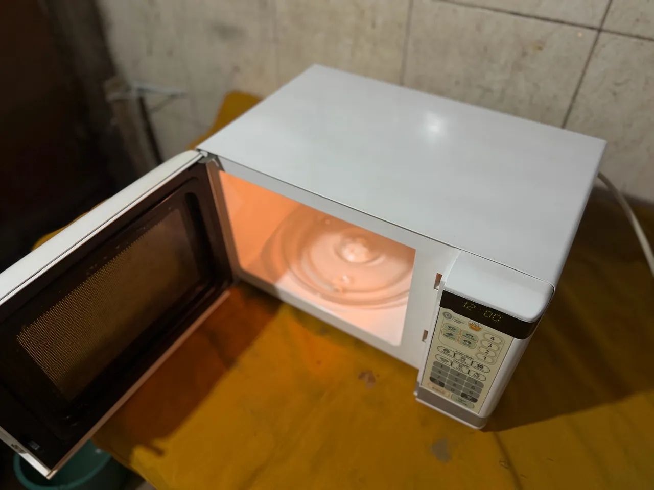 Microondas cônsul branco! 21 litros  - Foto 3