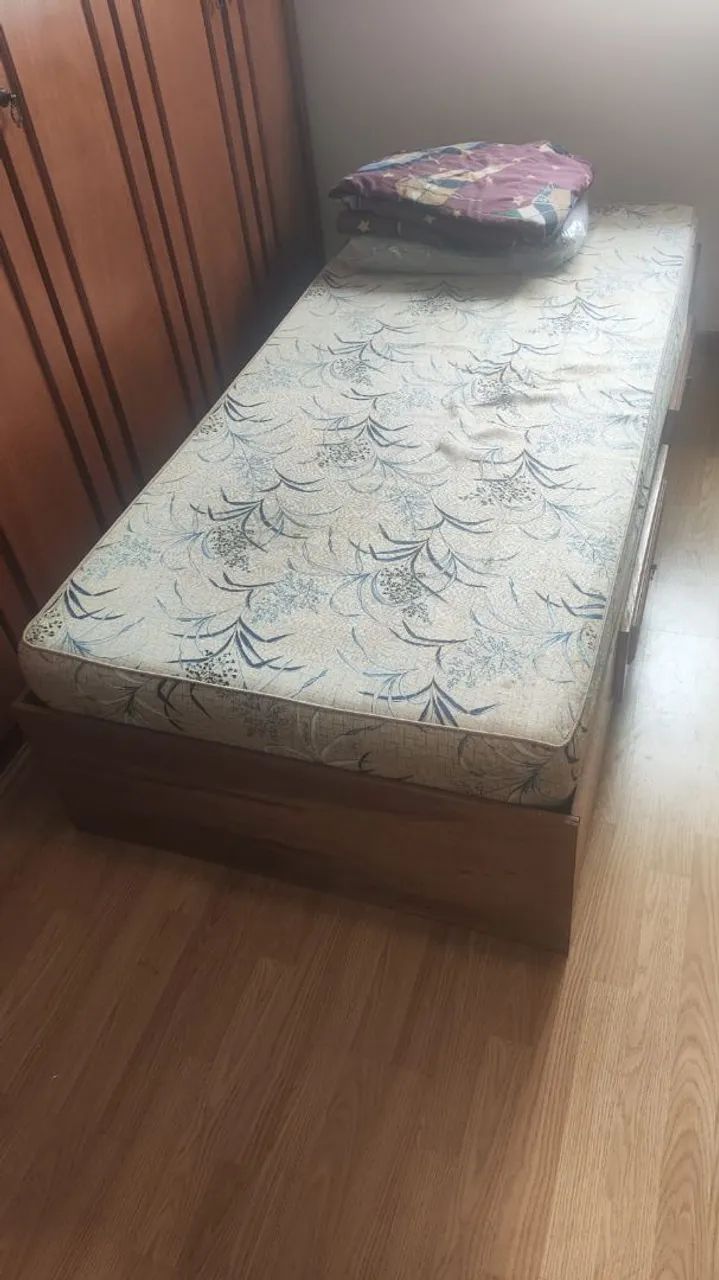2 cama de solteiro com colchão 