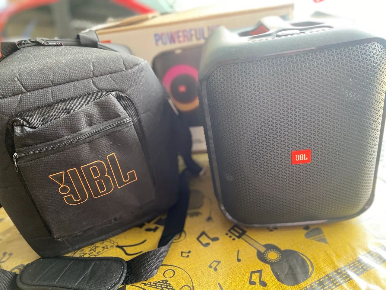Vende- caixa de som com bolsa de transporte 