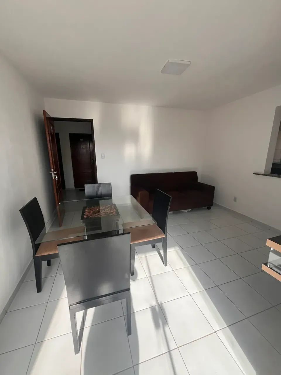 Aluga-se apto semi mobiliado no Araçagy