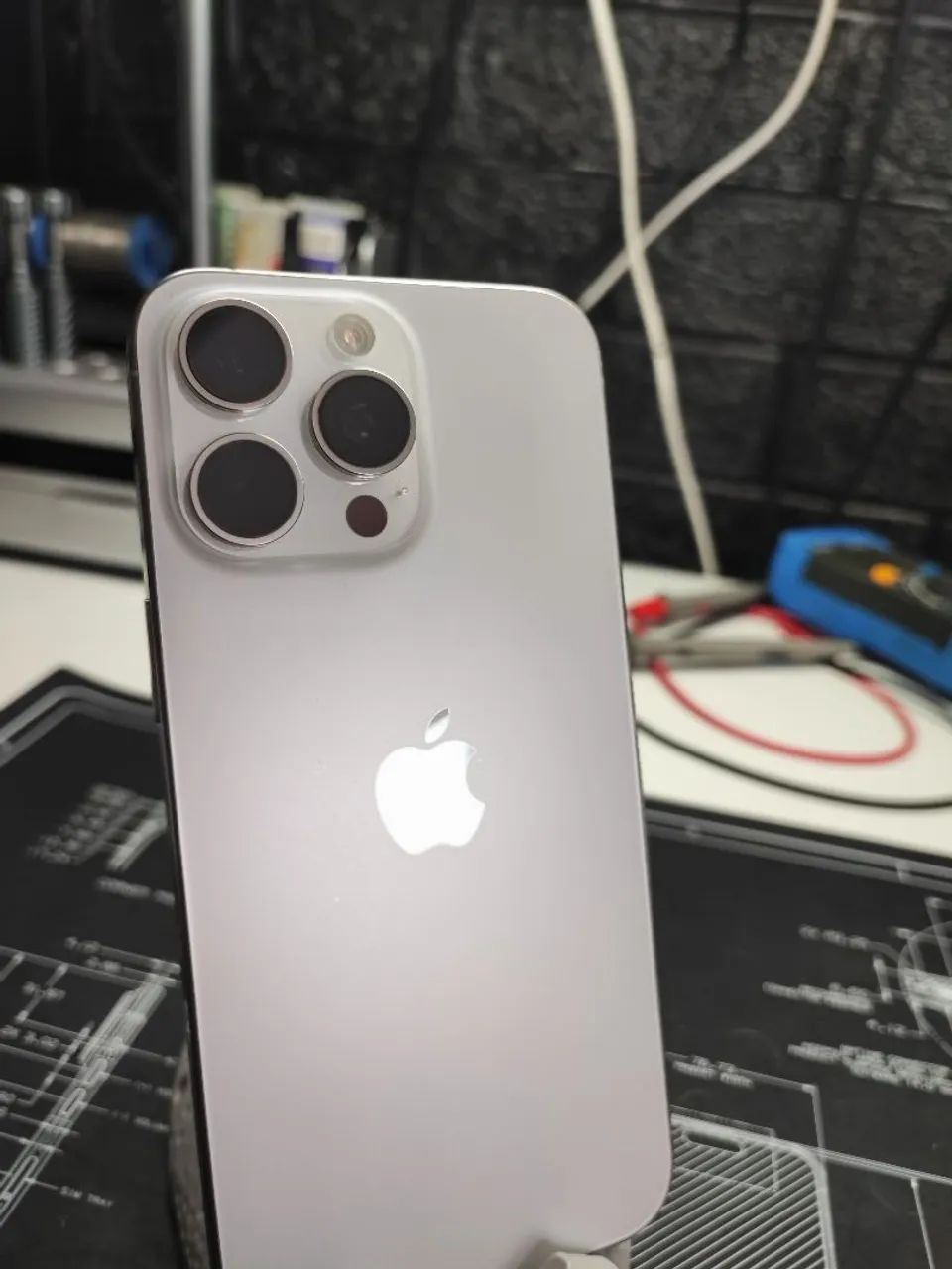 Vendo iphone 15 pro max 256 bateria 88% - Foto 4