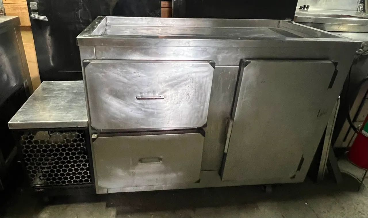 Balcão refrigerado Com pista Fria 