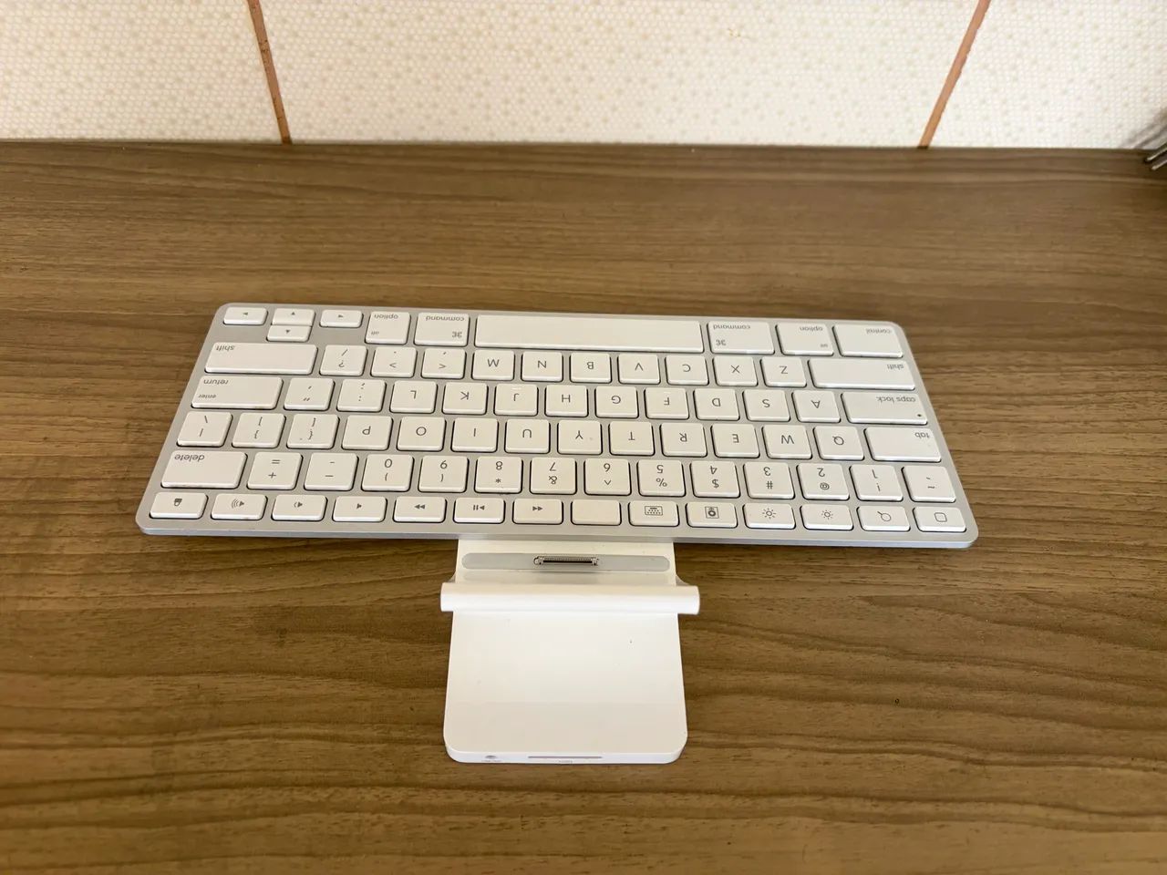 Teclado Dock Para Ipad Original Apple A1359 - Foto 2