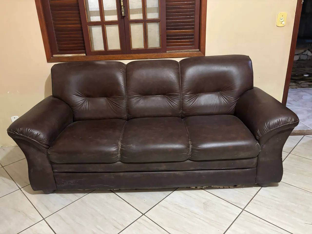 Itens de casa (sofá, rack, painel e penteadeira)