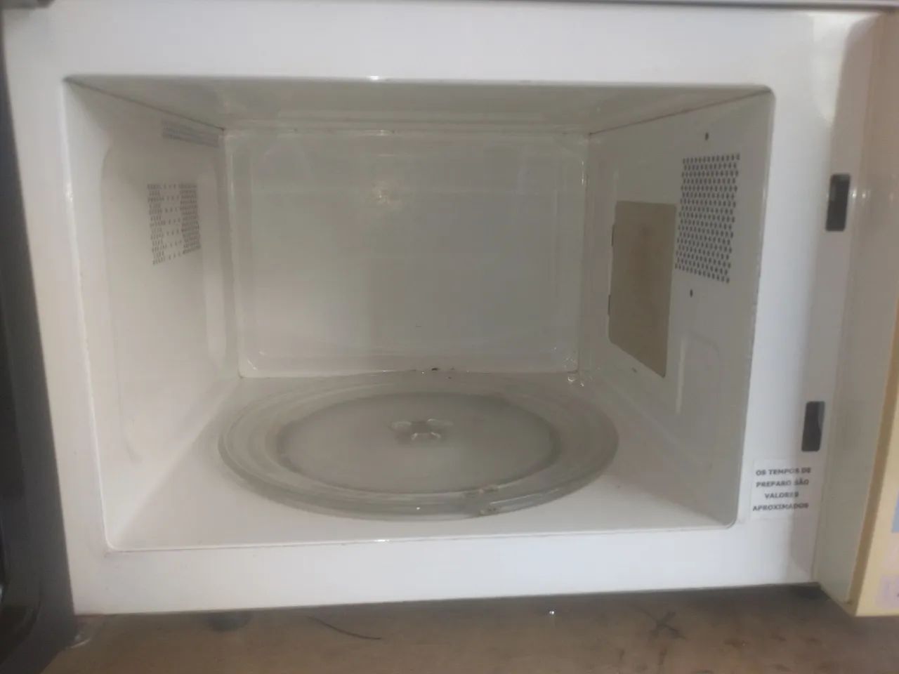 Microondas 18L britania - Foto 4