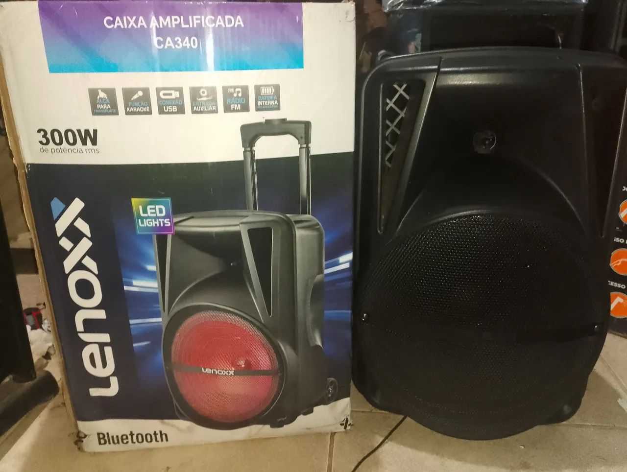Caixa Amplificada 300w (Quase de graça) conexão bluetooth e efeito de eco para microfone  - Foto 2