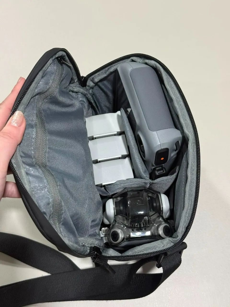 DJI Mini 4 Pro Fly More Combo + Controle RC 2 + 3 Baterias + Bolsa | Perfeito Estado - Foto 3