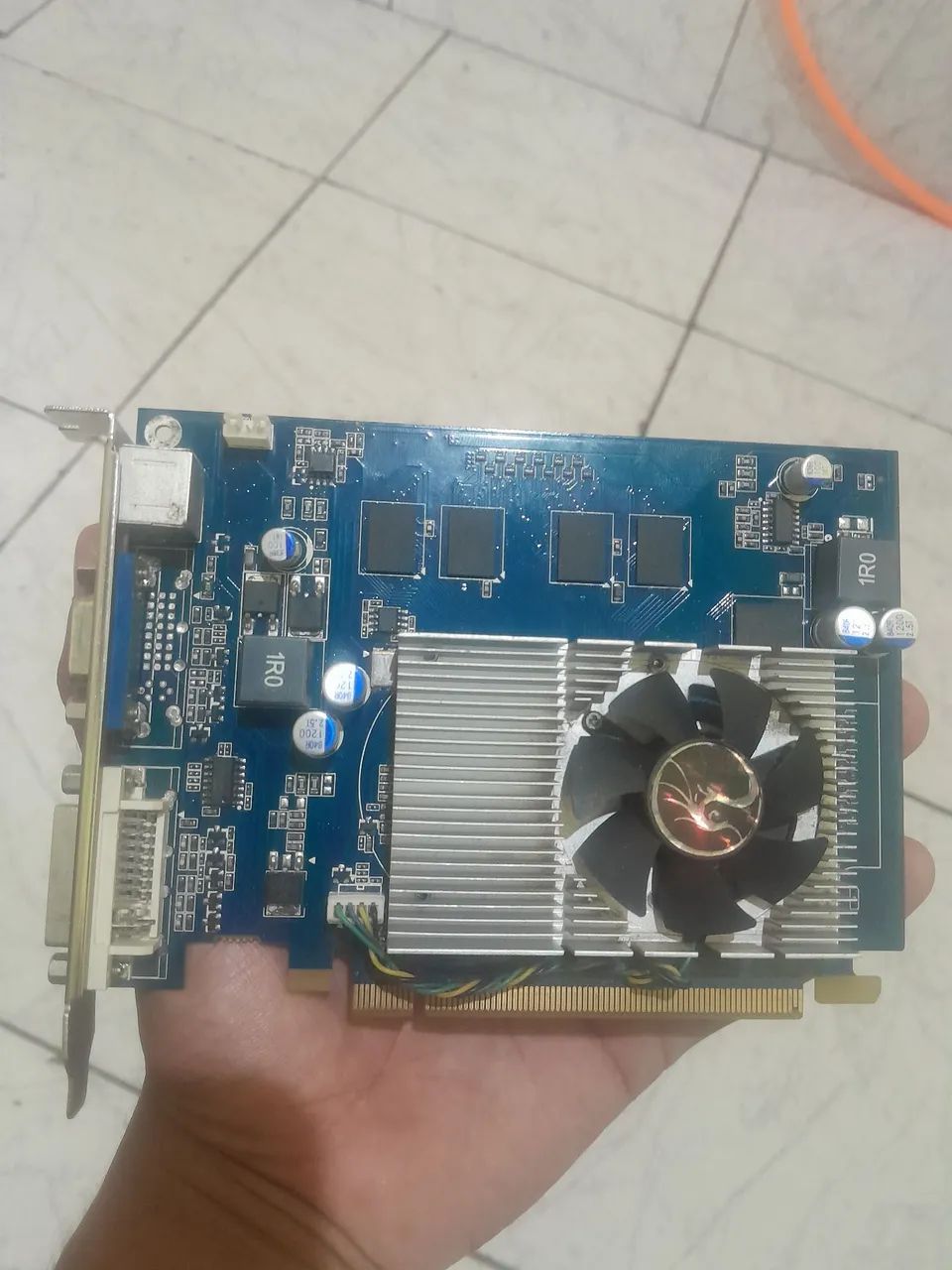 PLACA DE VÍDEO GT240 COM DEFEITO.