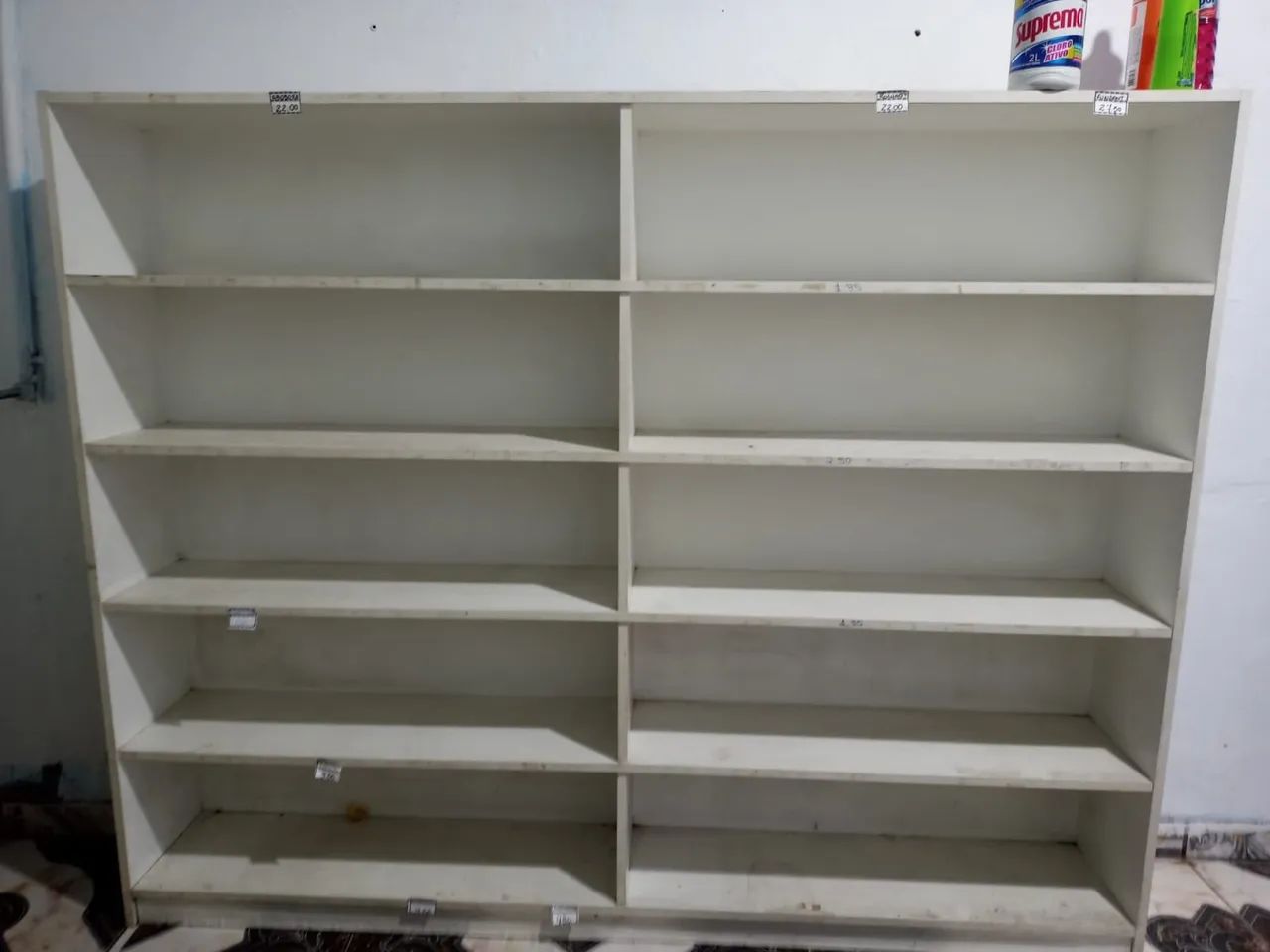 Estante Expositora de MDF / Prateleira para Loja e Mercearia