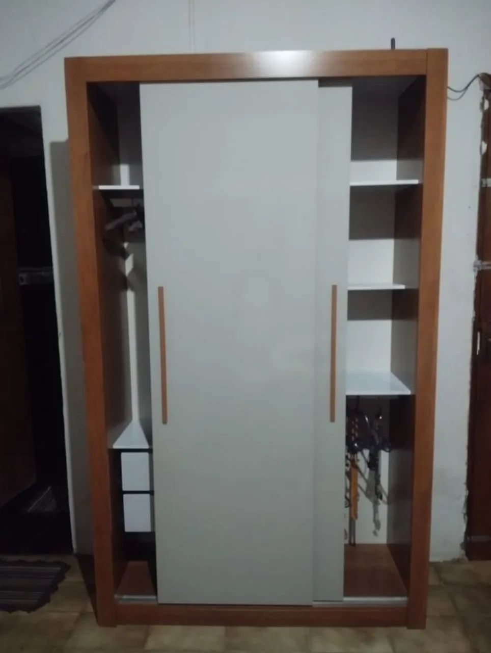 Guarda roupa 8 meses de uso com qualidade  - Foto 4