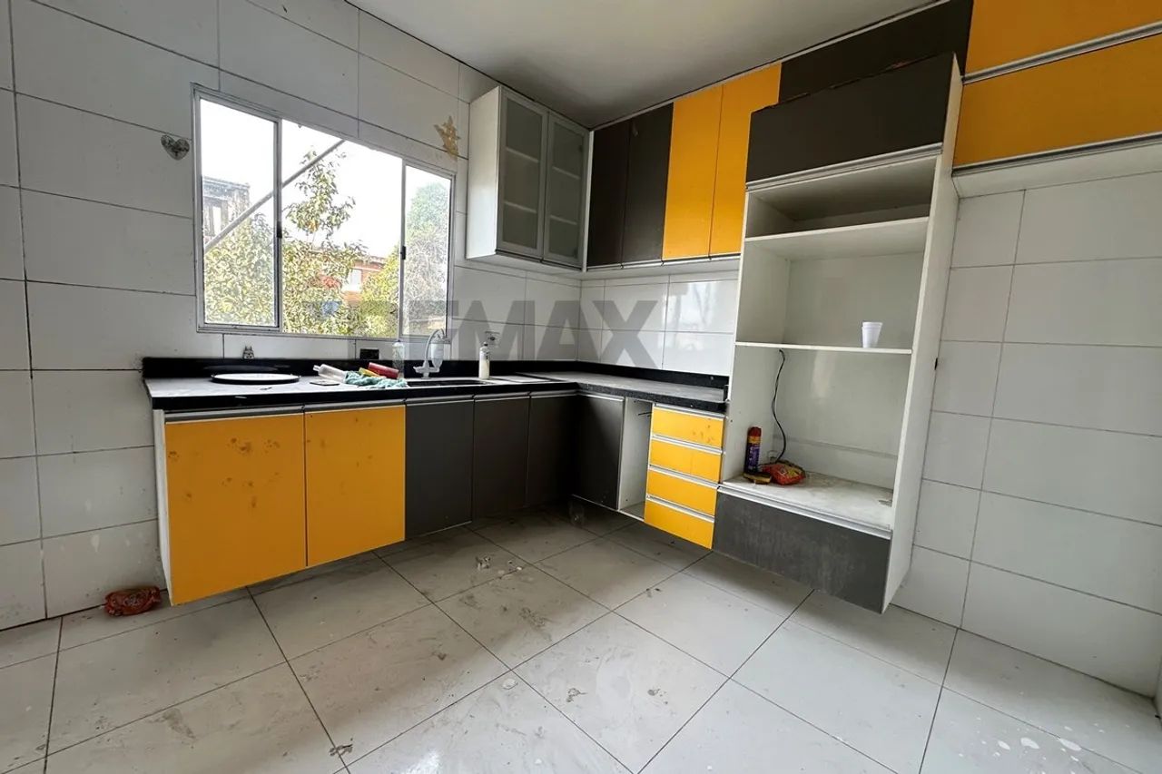 Casa para Aluguel: 3 Quartos em Vila Vitória