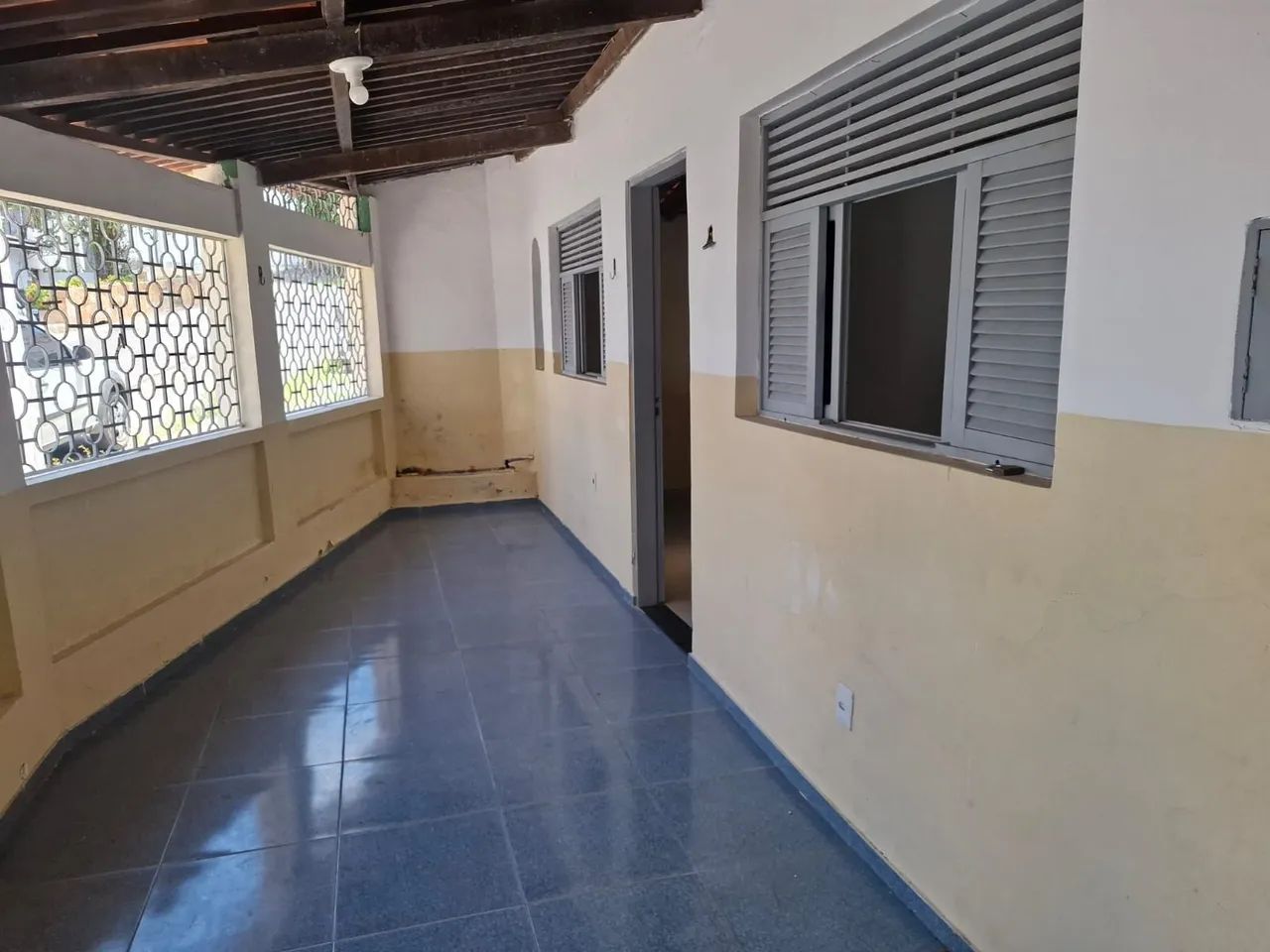 Alugo casa - Rua principal  - Foto 3