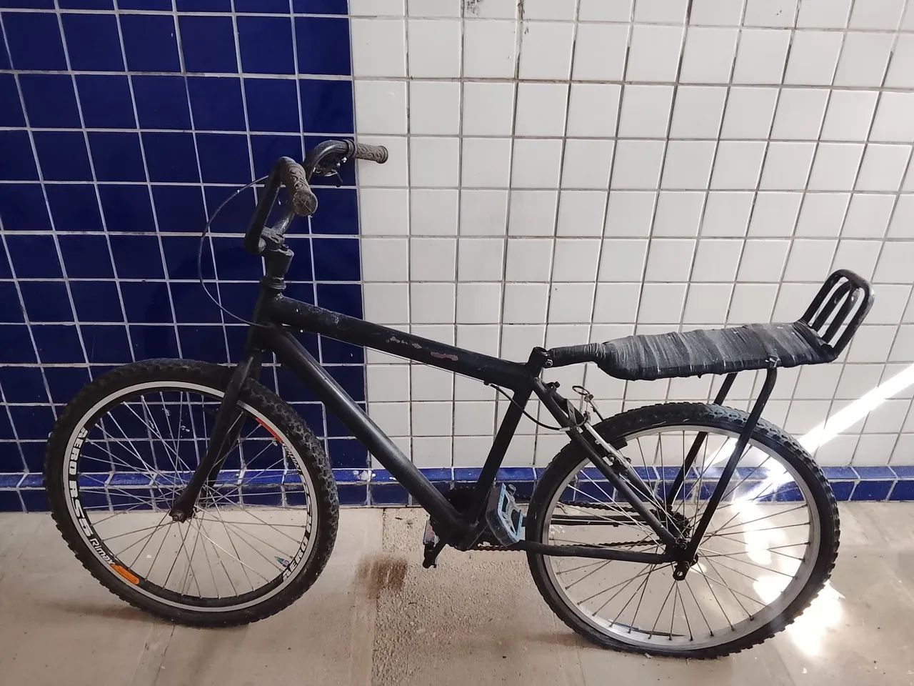 Bicicleta aro 25 montadinha 