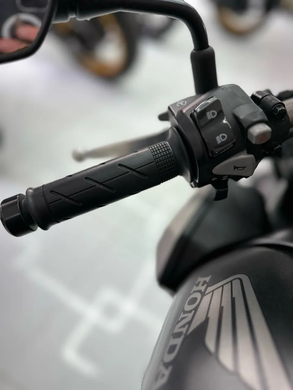 HONDA CB650R 2024 - Foto 4