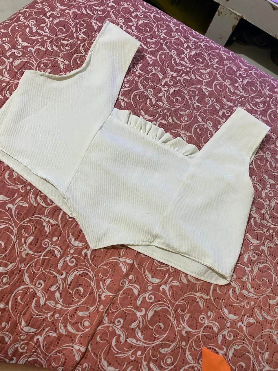 Blusas por 7,00 reais qualquer uma