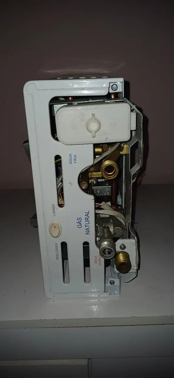 Vendo Aquecedor a gás Encanado 7 litros pra chuveiro ,Novíssimo . Não usado . Marca Rheem. - Foto 4