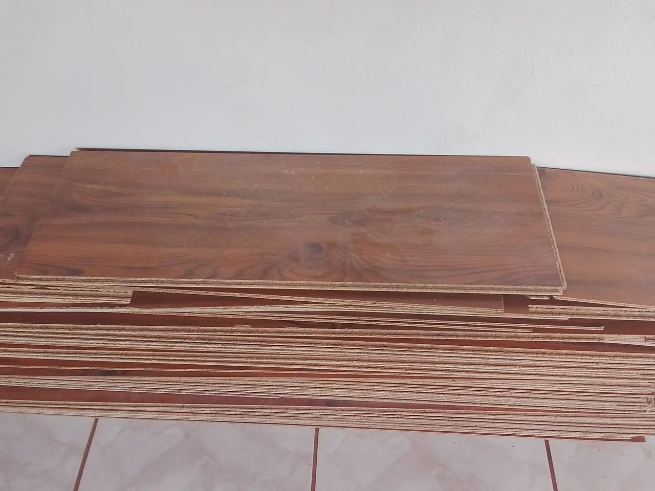 Pisos laminados em madeira65745826157442121