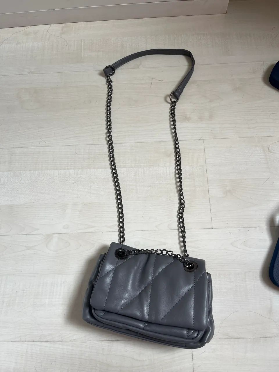 BOLSA CINZA ACOLCHOADA EXCLUSIVA