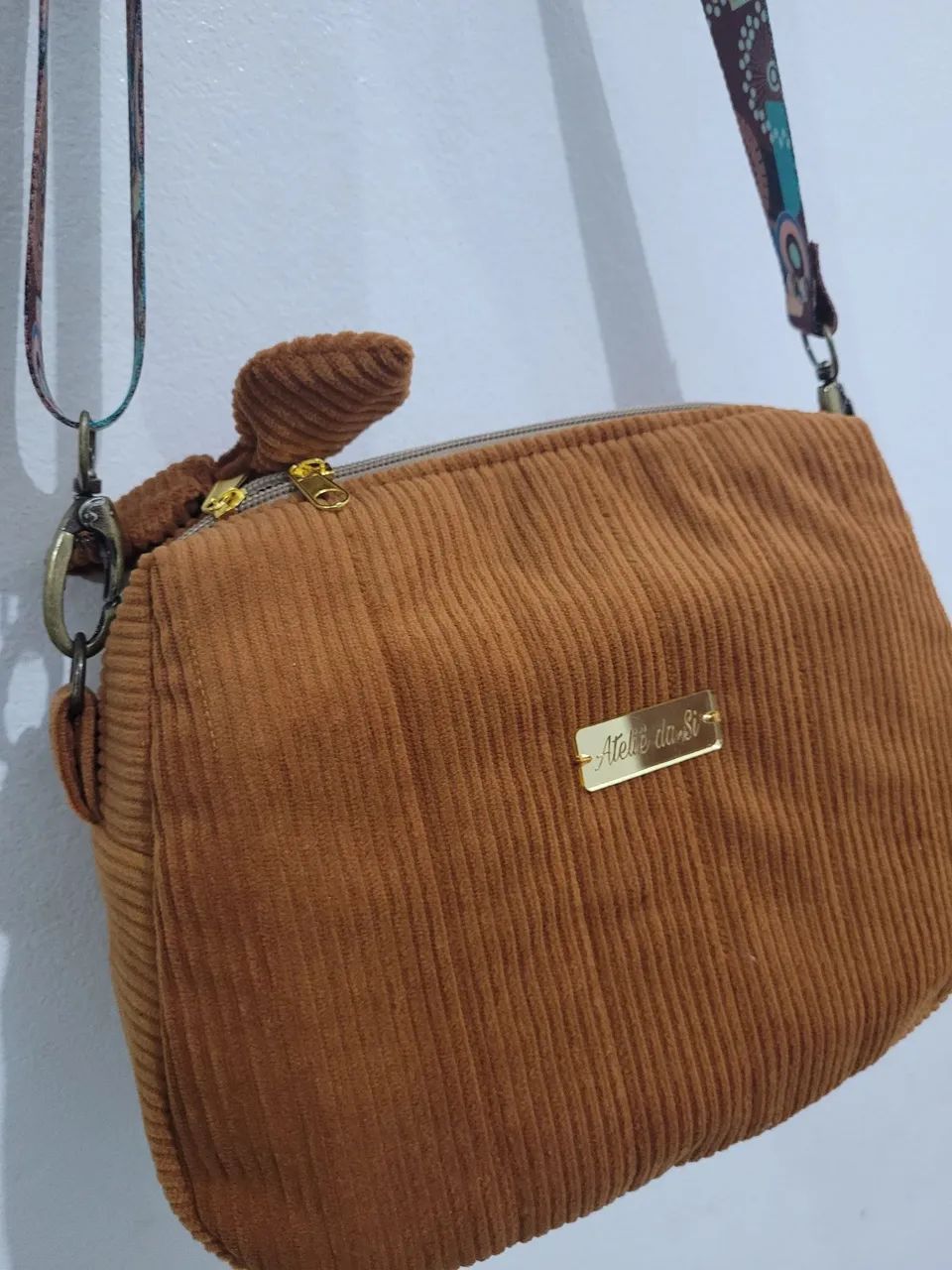 Bolsa feminina em tecido aveludado - Foto 3