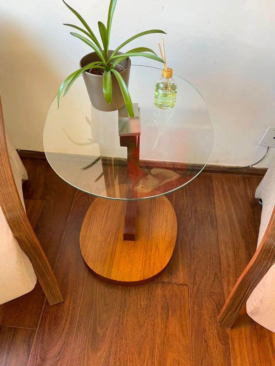 Kit 2 poltronas com mesa de canto  - Foto 5