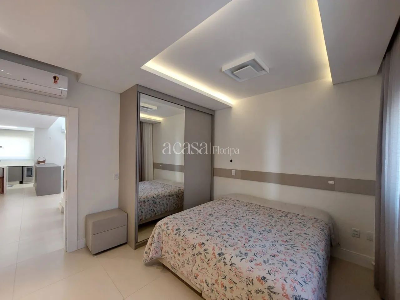 Linda casa com 4 suítes em condomínio clube completo - Foto 5