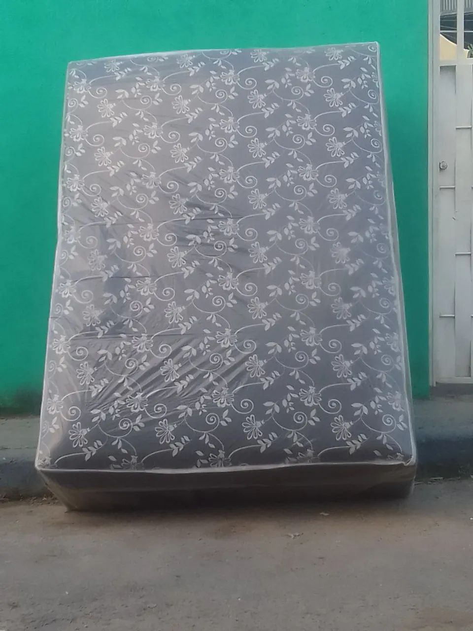 Vendo cama box barata 
