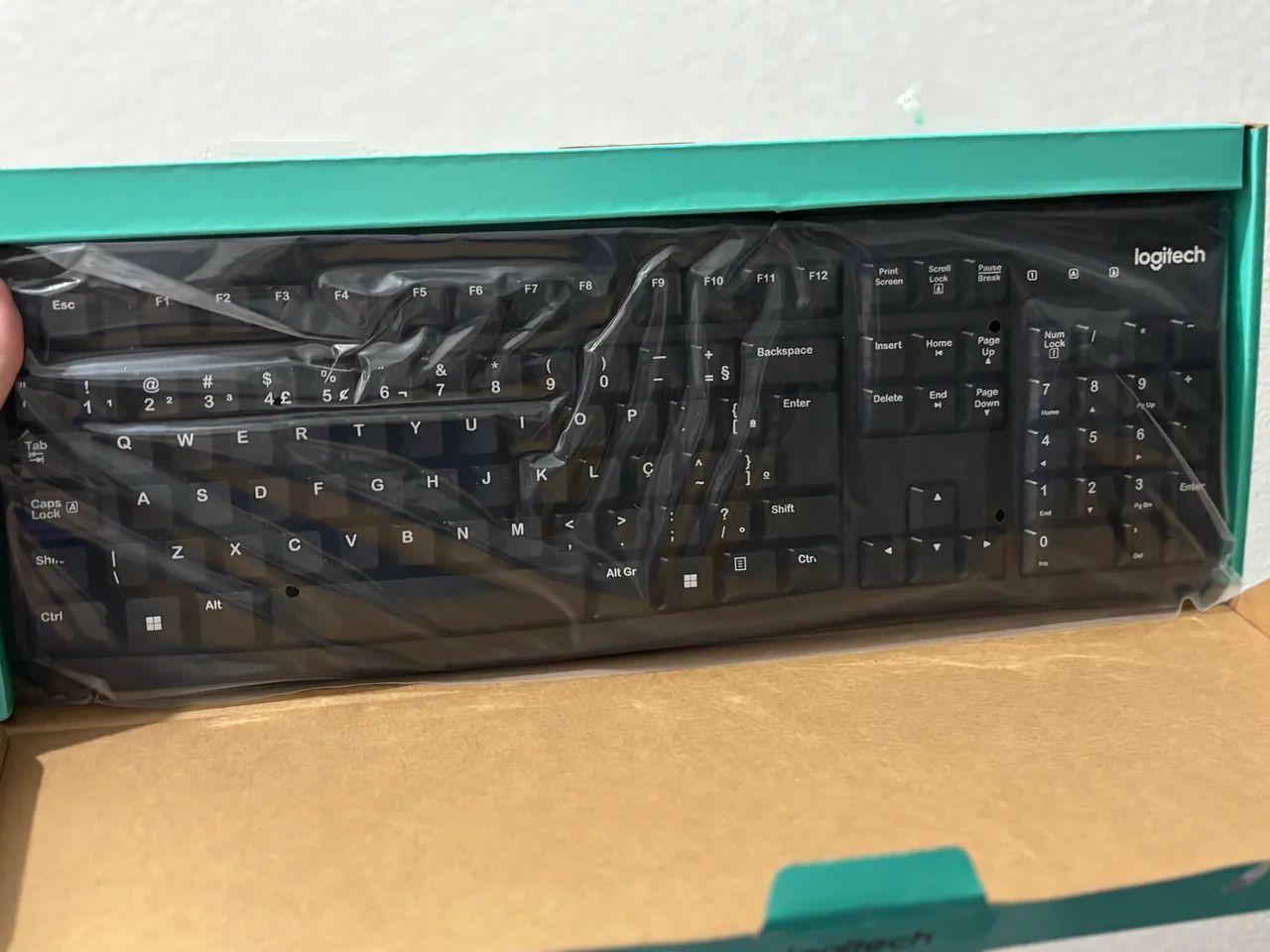 Teclado Logitech na caixa - Foto 2