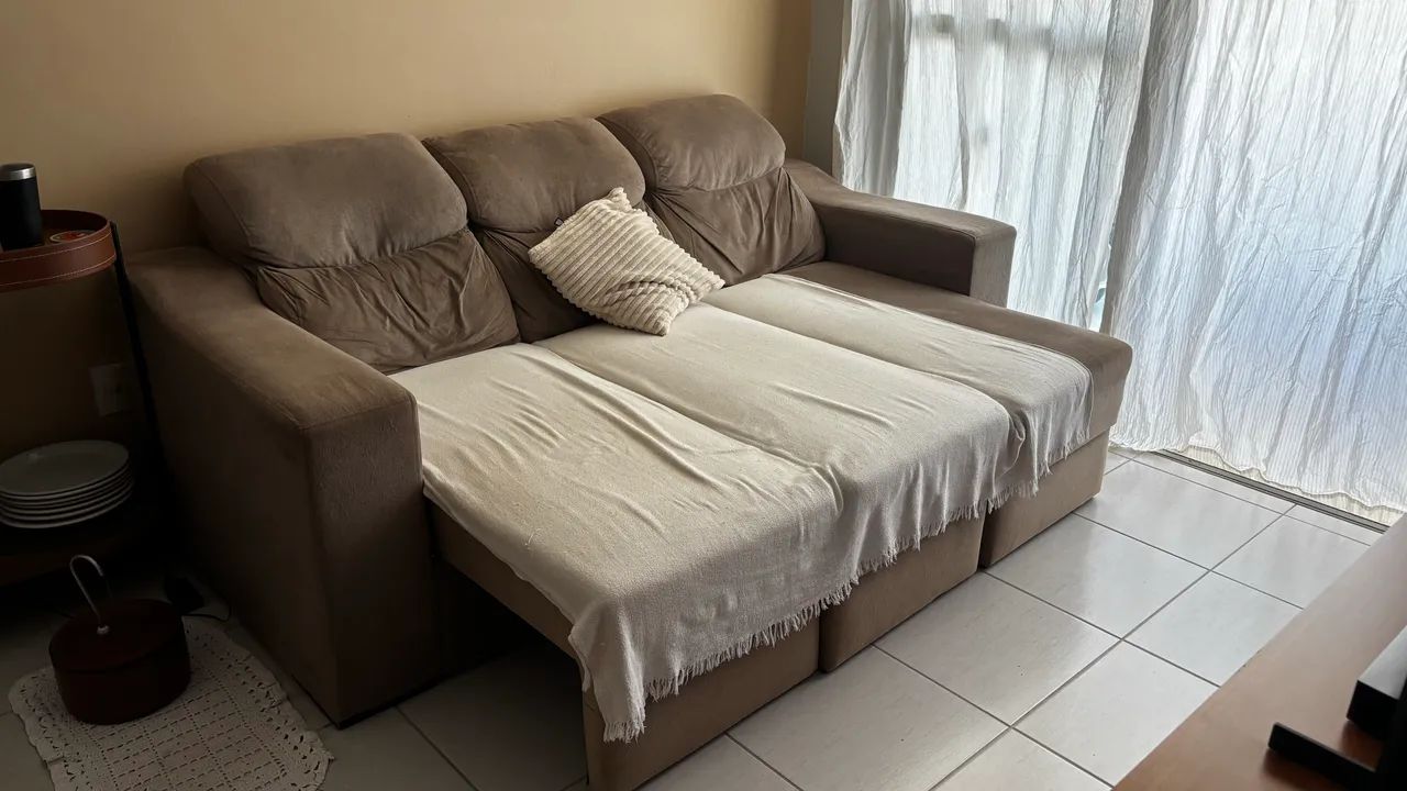 Sofá Retrátil Marrom 2,10m - Foto 2