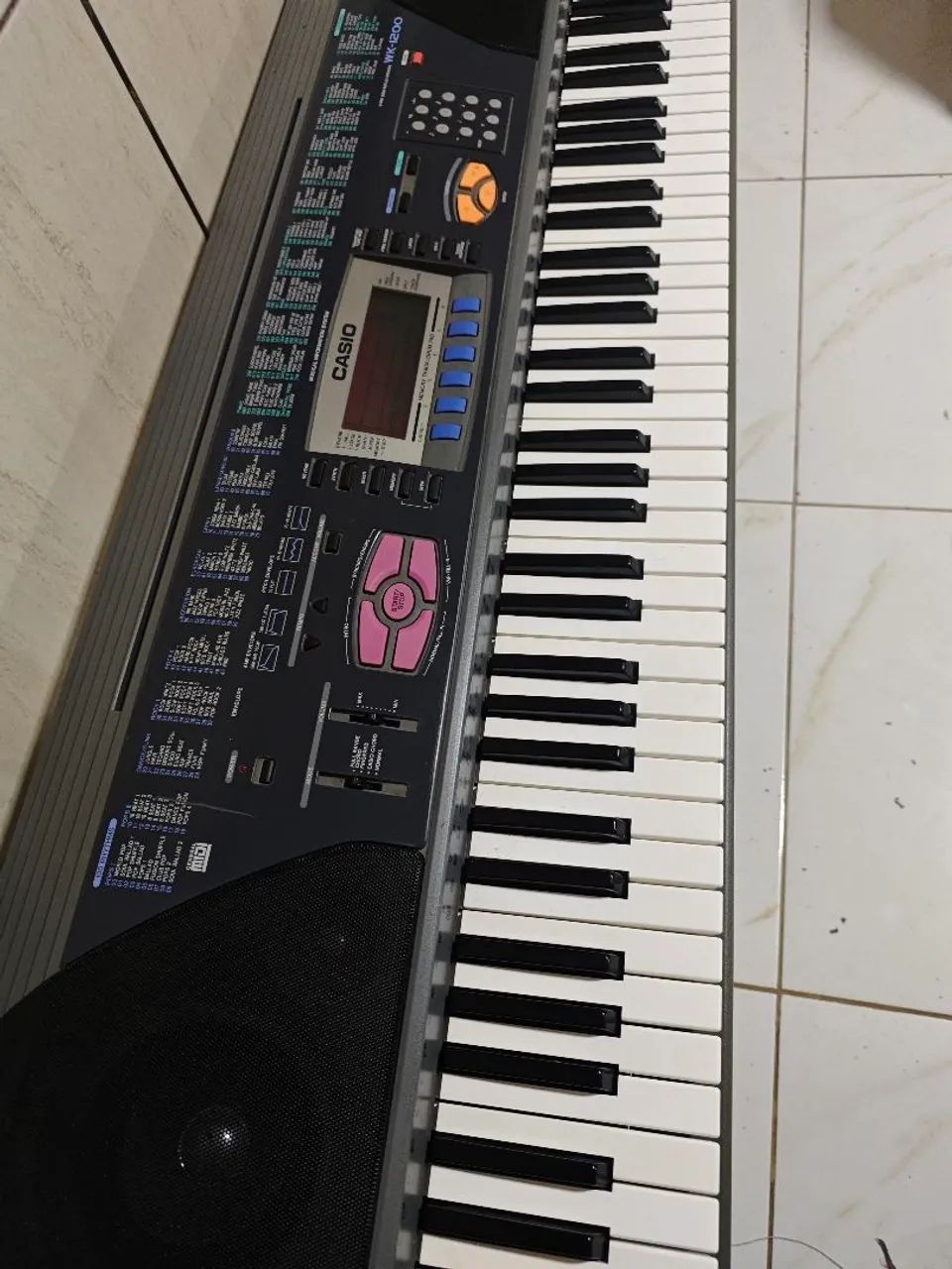 Teclado casio wk 1200 de 73 teclas funcionando perfeitamente  - Foto 2