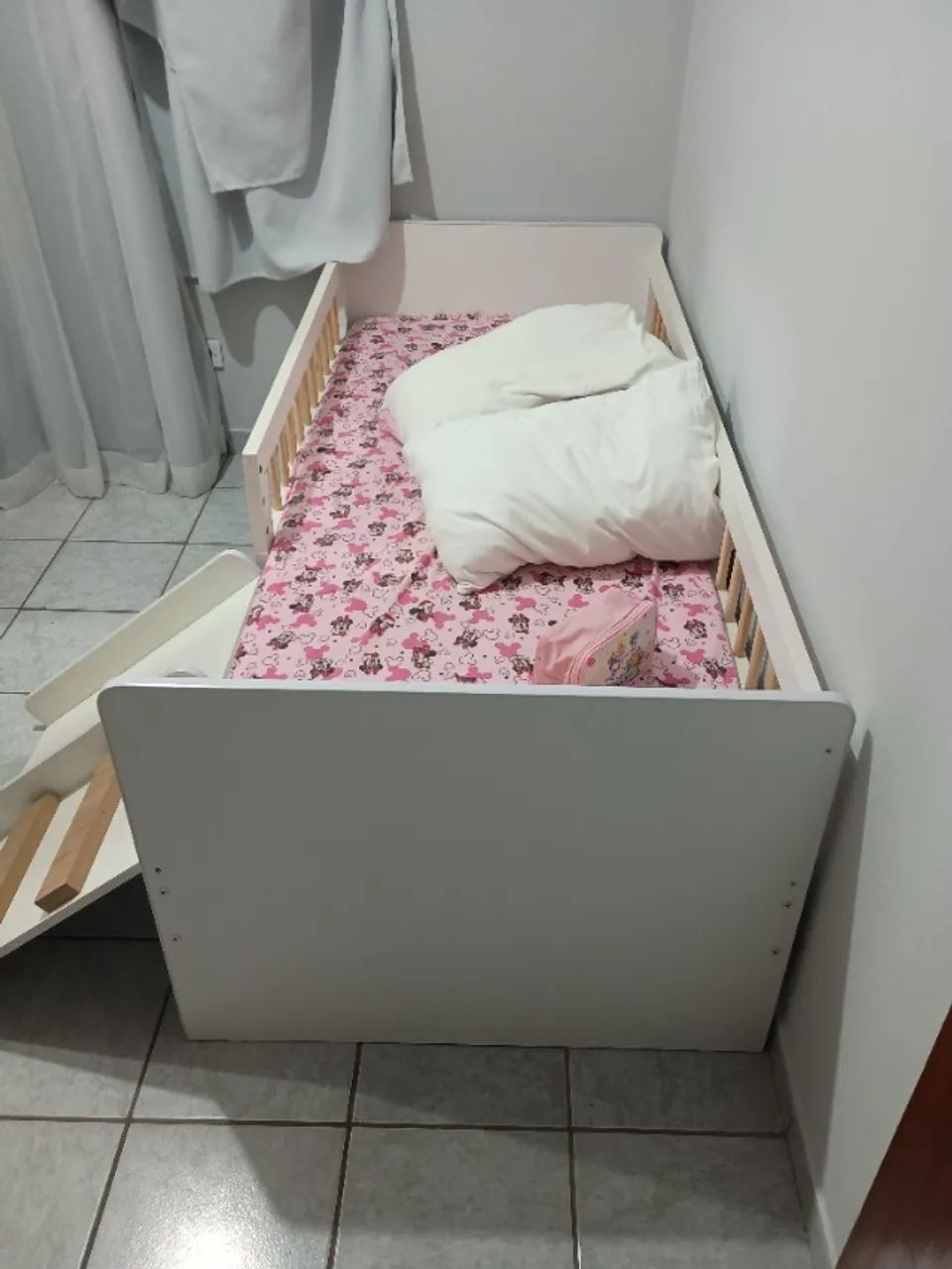 Cama infantil com escorregador