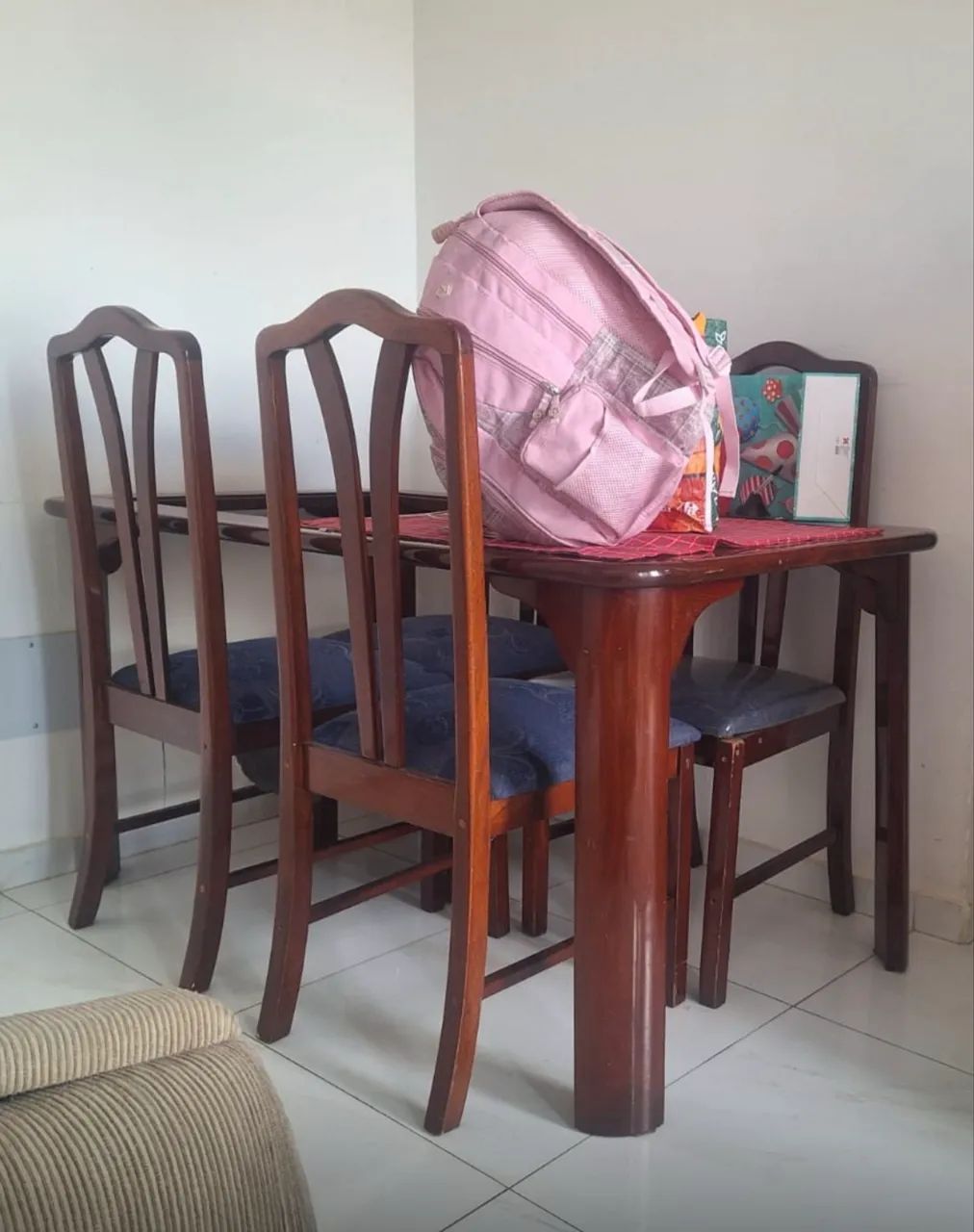 Mesa 4 cadeiras 