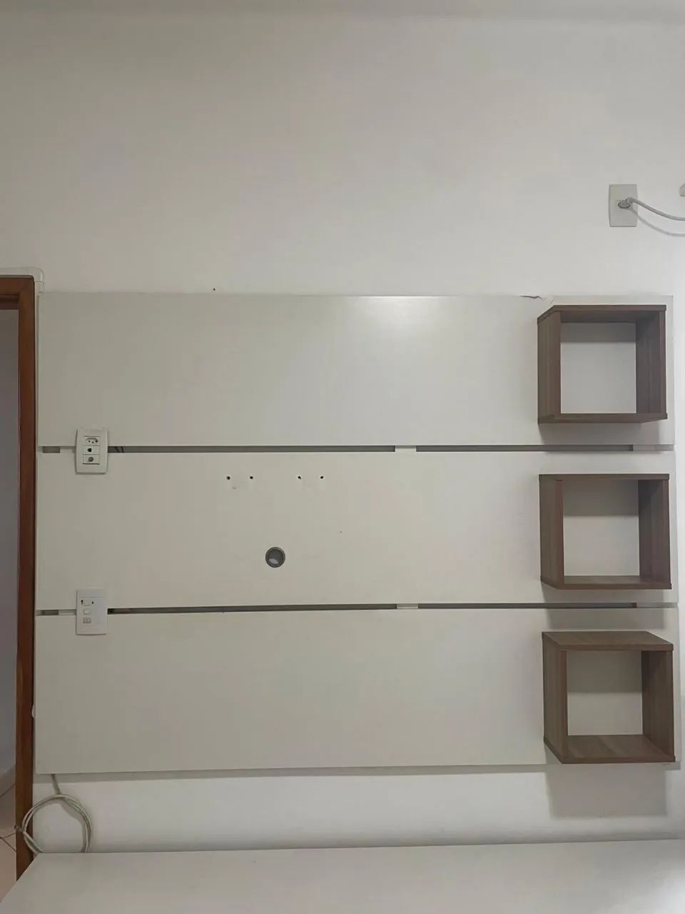 Painel para TV + rack com gavetas e rodinhas - Foto 2