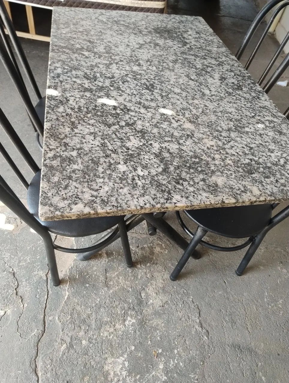 Mesa 1.20m com 4 cadeiras ( entrego dependendo da distância) - Foto 4