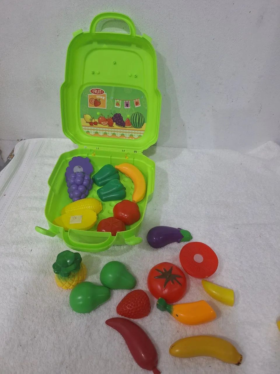 Combo brinquedo maleta de frutinhas com velcro