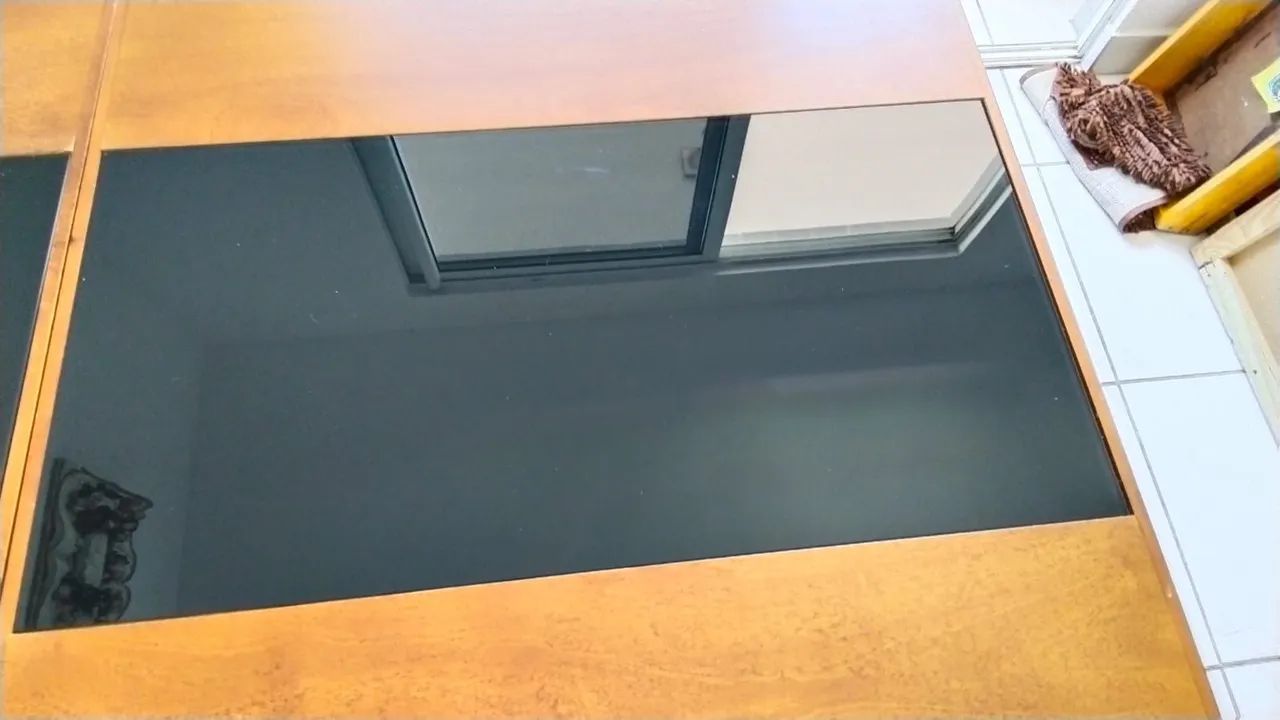 Mesa de vidro e madeira - Foto 4