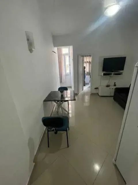 A Poucos Passos da Praia e do Metrô  1 Quarto em Copacabana - Foto 4