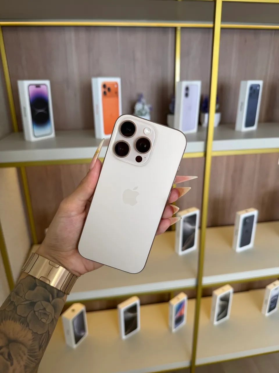 iPhone 16 Pro 1TB Titânio Desert IMPECÁVEL  - Foto 2