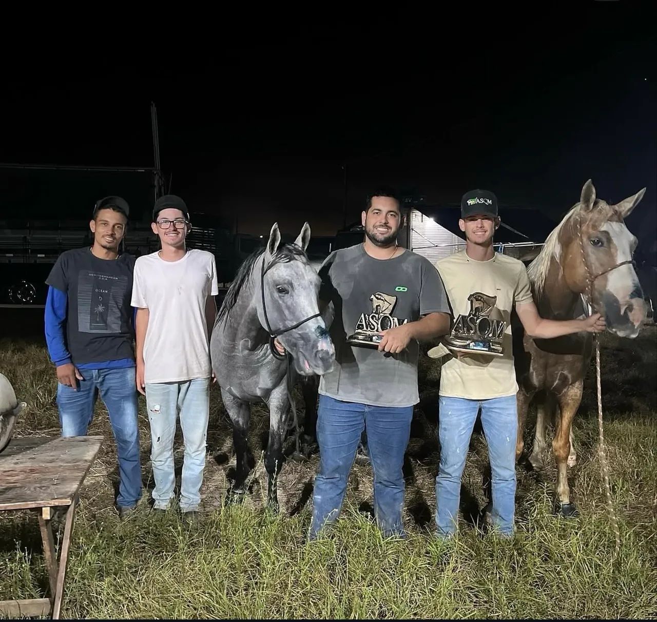 Cavalo de direita  - Foto 3